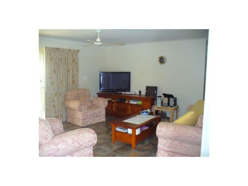 5 Oleander Ave., Kawungan QLD 4655