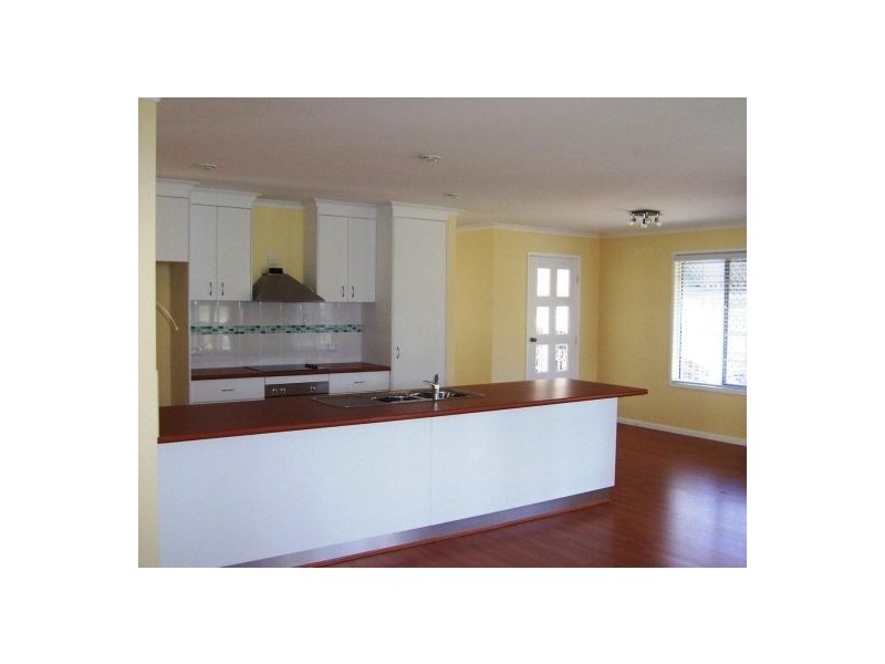 77 Dundas St, Granville QLD 4650