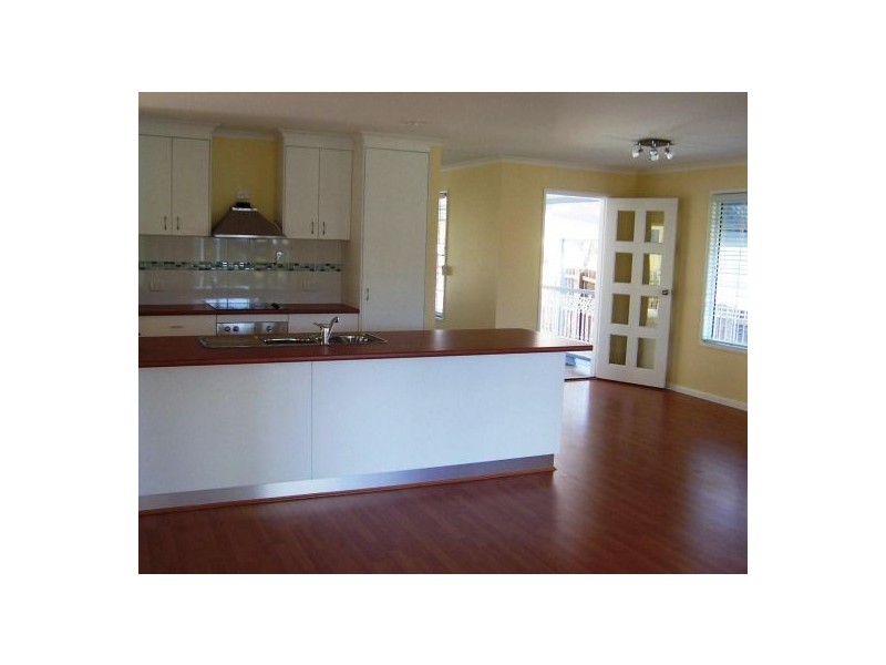 77 Dundas St, Granville QLD 4650