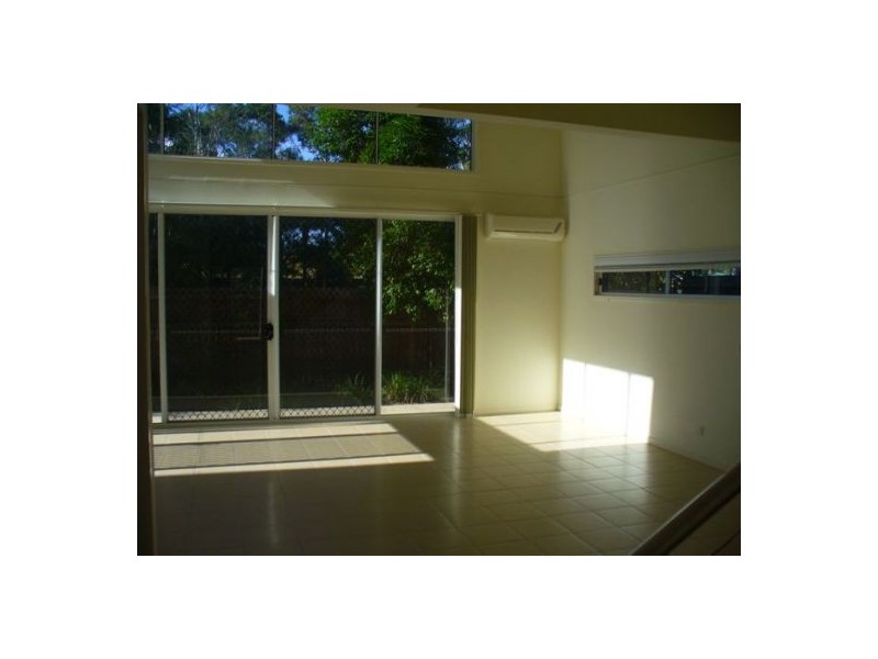 2/71 Elizabeth Street, Urangan QLD 4655