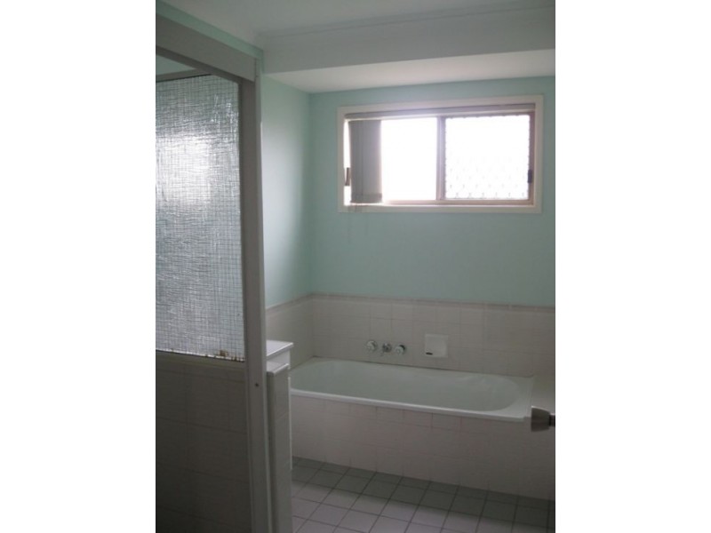 782 Boat Harbour Drive, Urangan QLD 4655