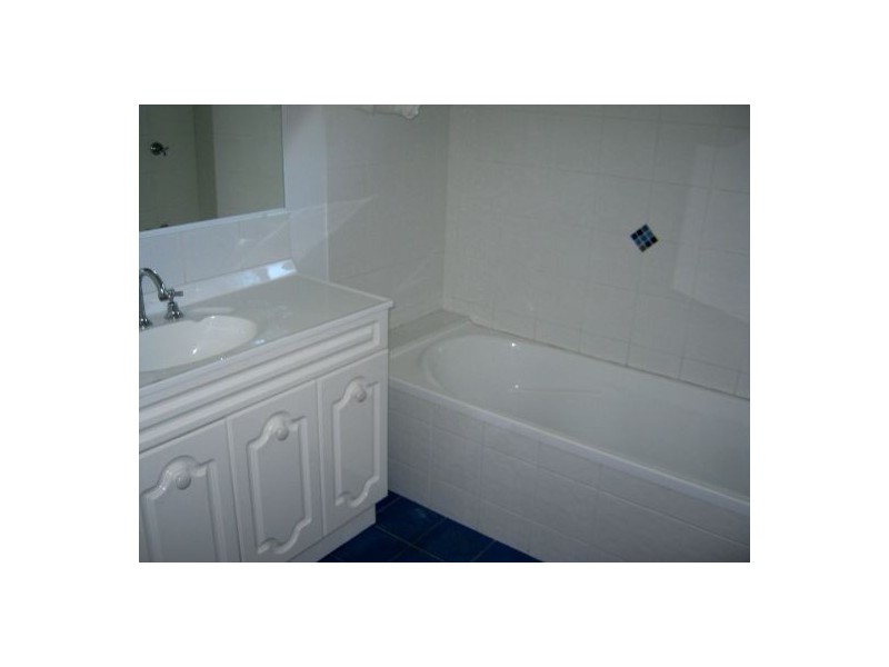 471 River Rd, Tinana QLD 4650