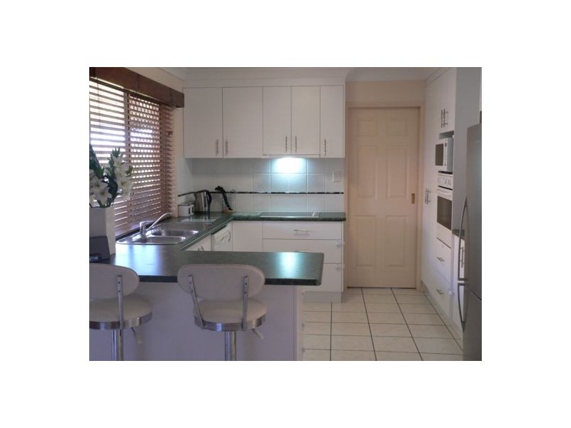 2 Surrey Crt, Kawungan QLD 4655