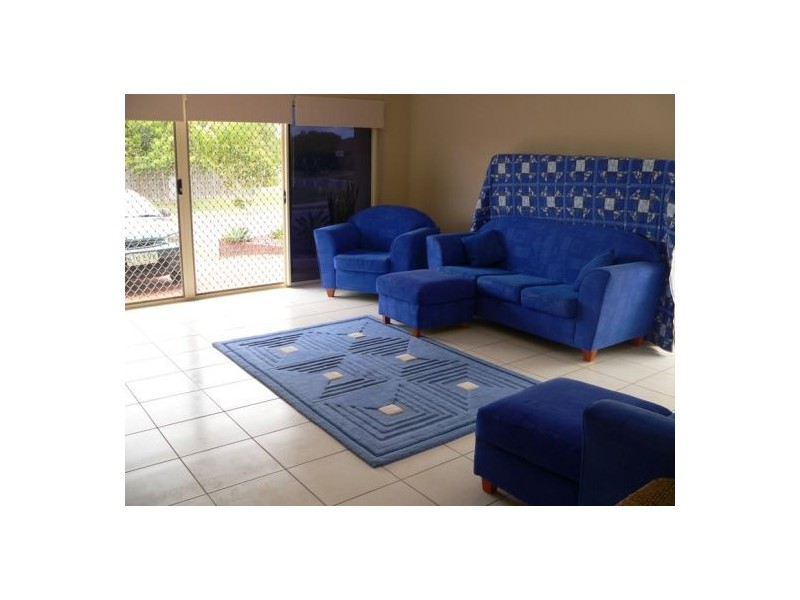 2 Surrey Crt, Kawungan QLD 4655