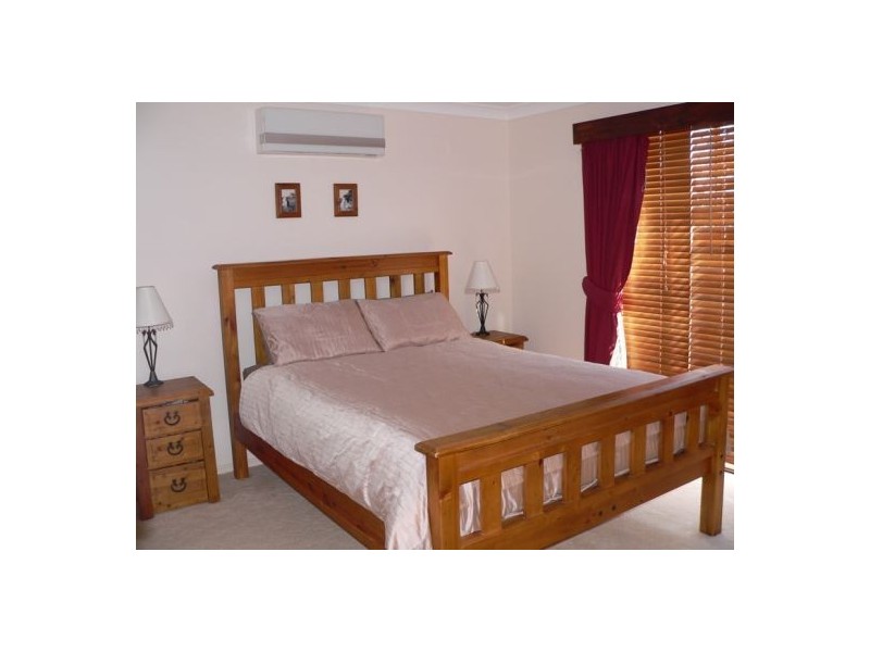 2 Surrey Crt, Kawungan QLD 4655