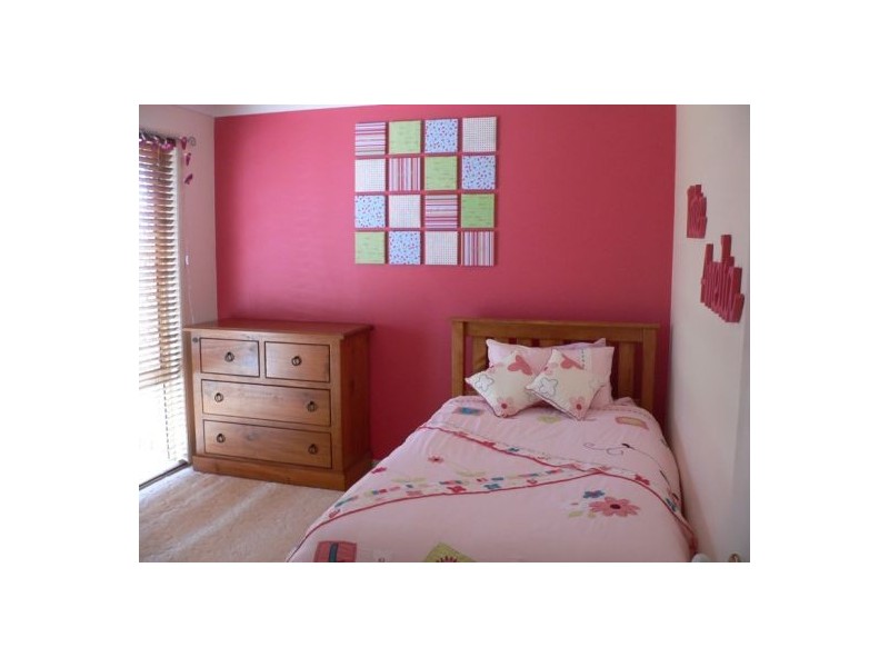 2 Surrey Crt, Kawungan QLD 4655