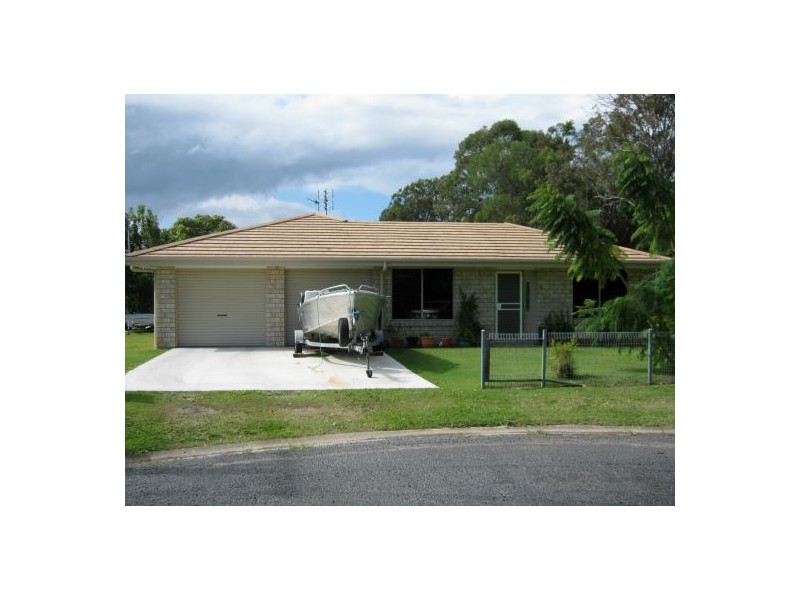 17 Fourth Ave, Maaroom QLD 4650