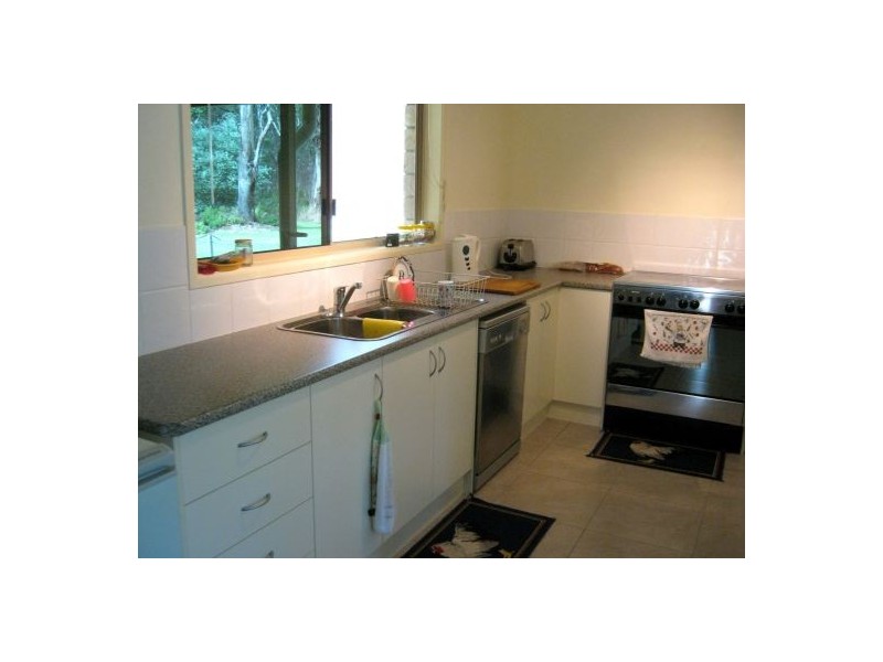 17 Fourth Ave, Maaroom QLD 4650