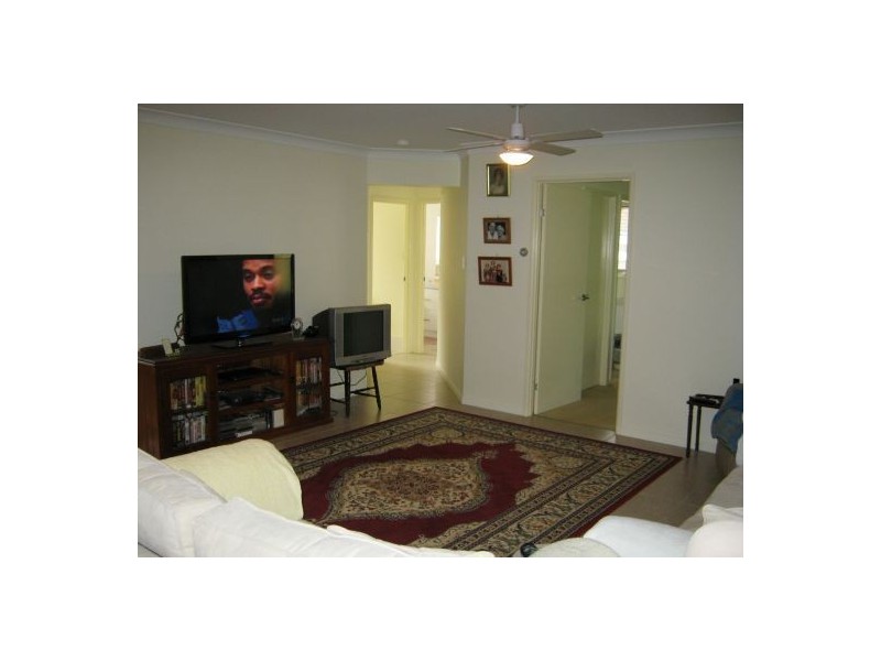 17 Fourth Ave, Maaroom QLD 4650