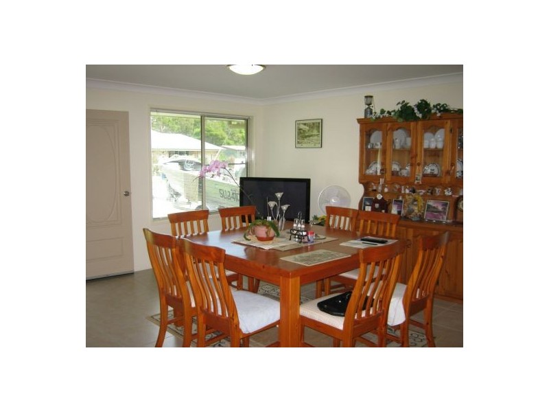 17 Fourth Ave, Maaroom QLD 4650