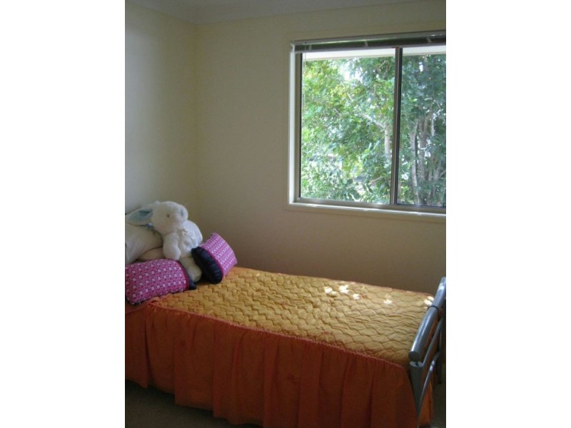 17 Fourth Ave, Maaroom QLD 4650