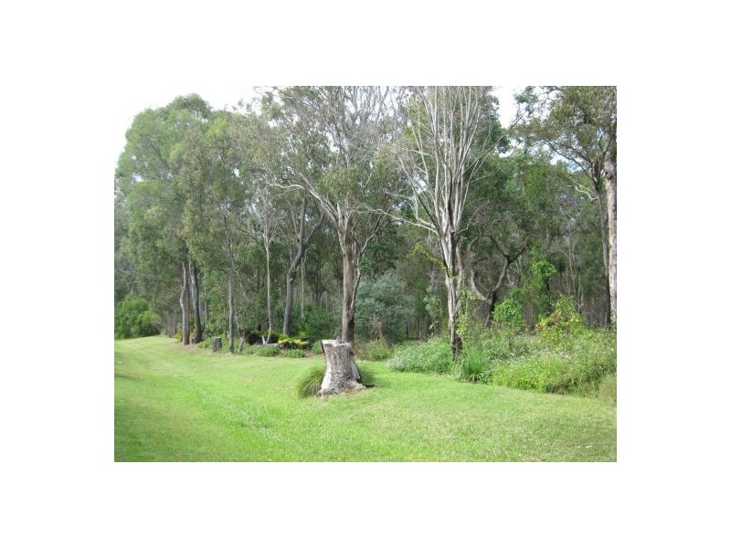 17 Fourth Ave, Maaroom QLD 4650
