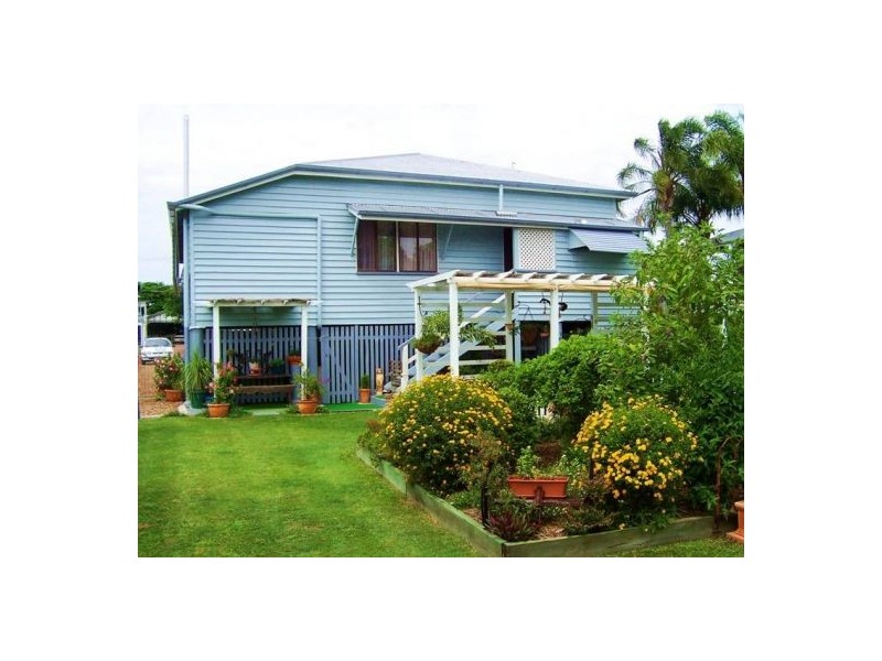 292  John, Maryborough QLD 4650