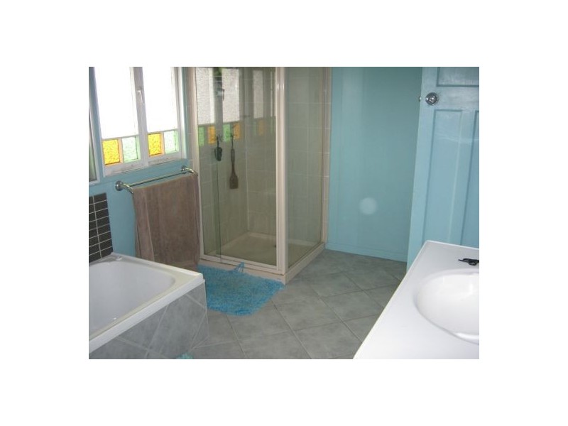 17 Teddington Rd, Tinana QLD 4650