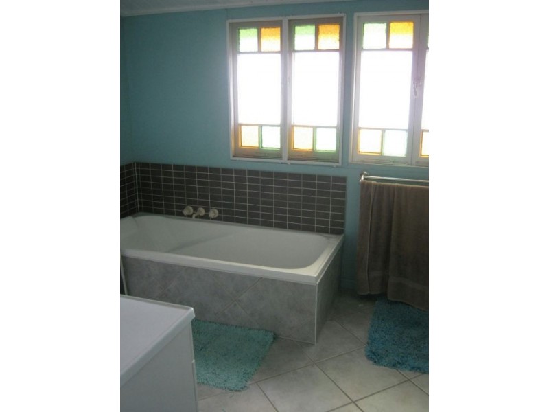 17 Teddington Rd, Tinana QLD 4650