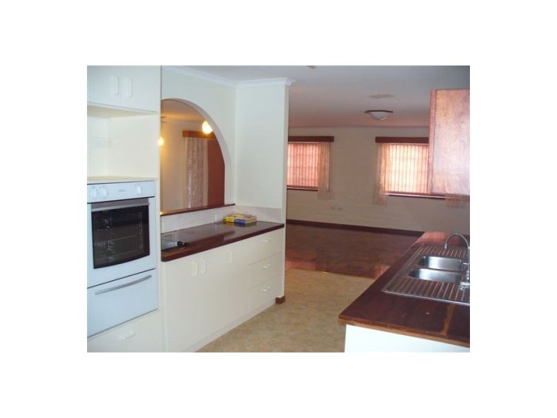 204 Dayman, Torquay QLD 4655