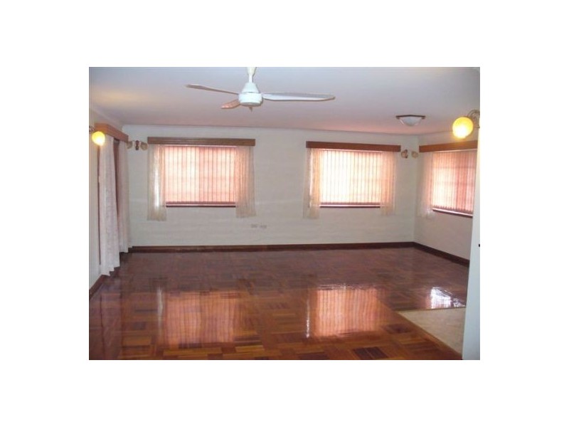 204 Dayman, Torquay QLD 4655