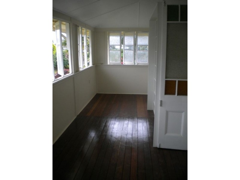 31 Puller St, Granville QLD 4650