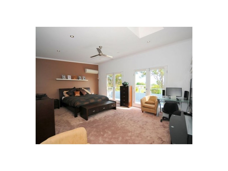 9 Exeter St, Torquay QLD 4655