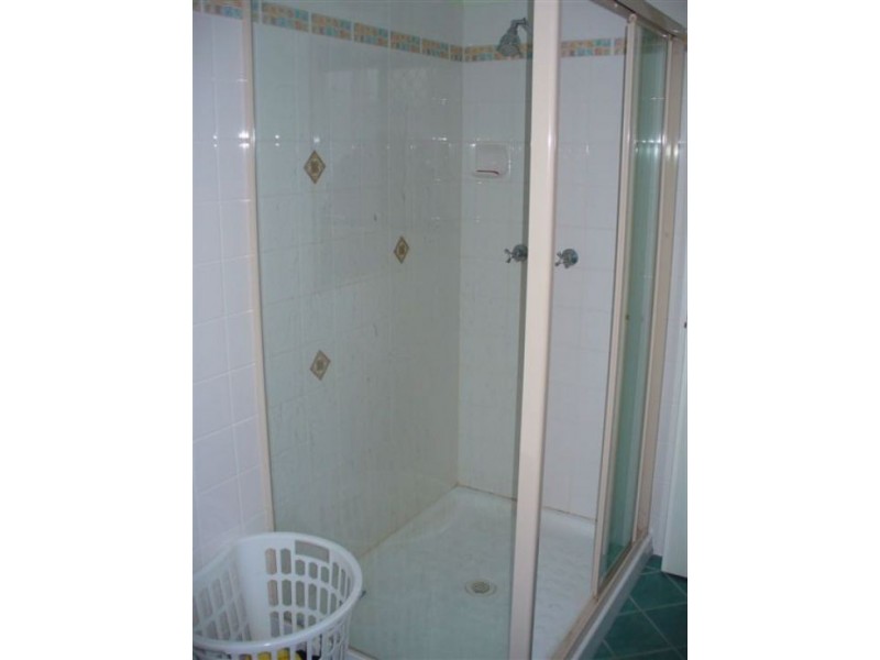 10.. Waigani Ave, Kawungan QLD 4655