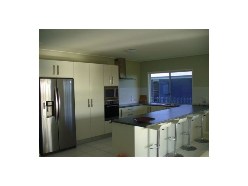 3 Sandy View Drive, Nikenbah QLD 4655