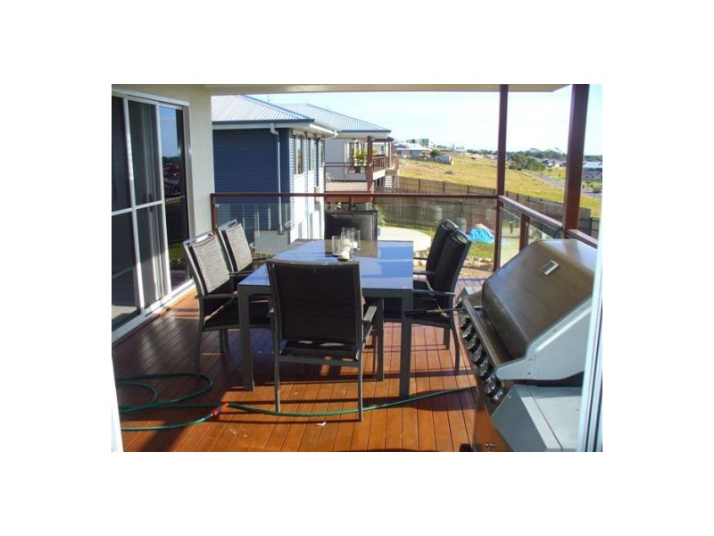 3 Sandy View Drive, Nikenbah QLD 4655