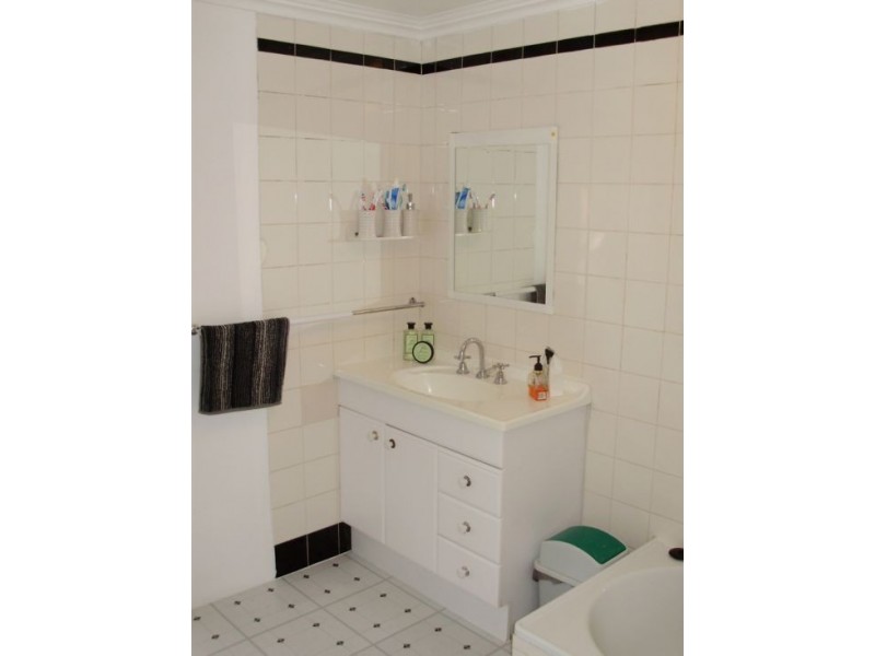 13 Ariadne St, Maryborough QLD 4650
