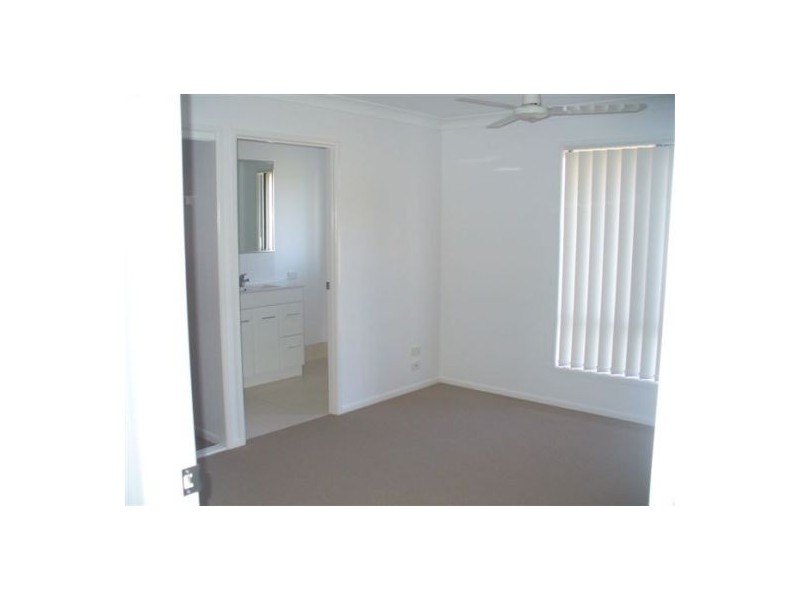 34 Cheyne Cct, Tinana QLD 4650