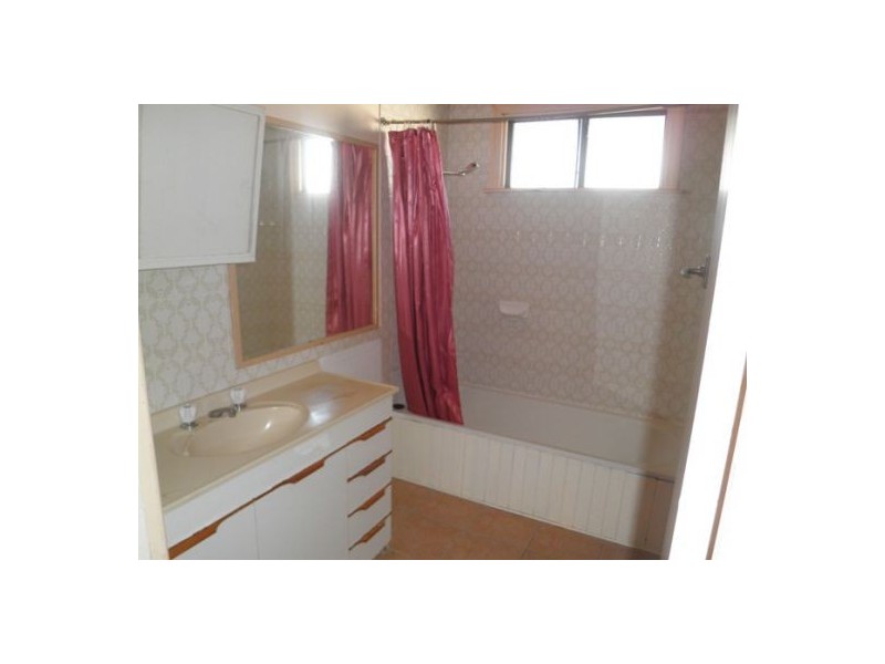 27 Dalglish Street, Maryborough QLD 4650