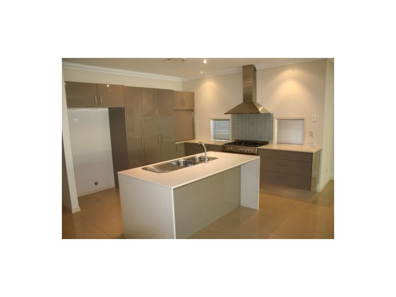 1/13 Cypress St, Torquay QLD 4655