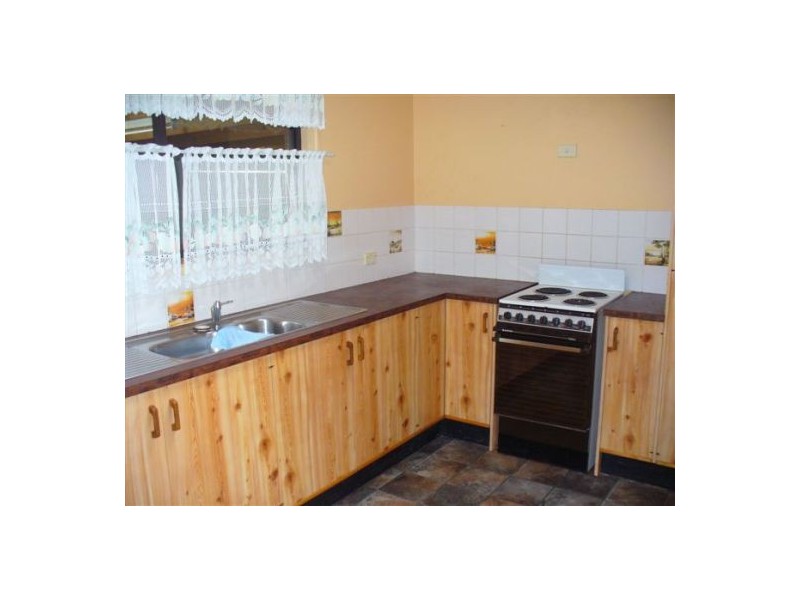 7 Wentworth Street, Granville QLD 4650