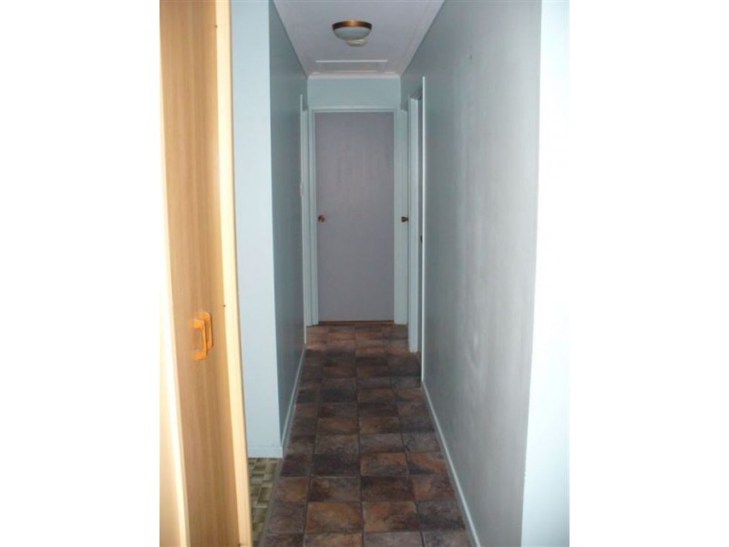 7 Wentworth Street, Granville QLD 4650