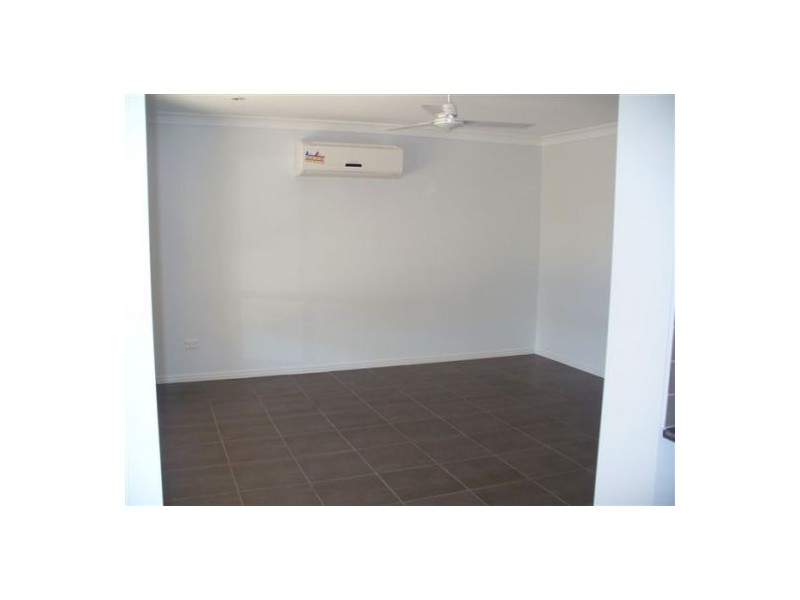 . Brianna Court, Oakhurst QLD 4650