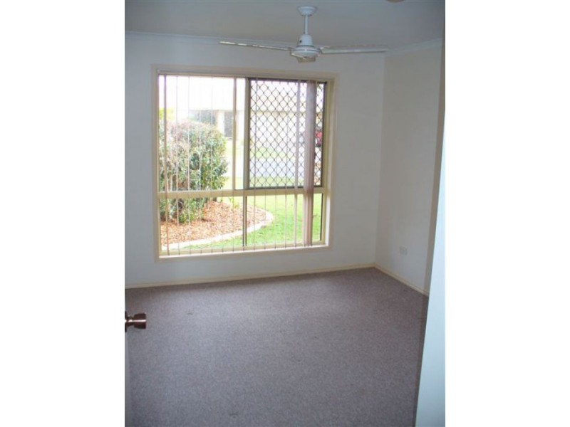 5 King Edward Court, Urangan QLD 4655