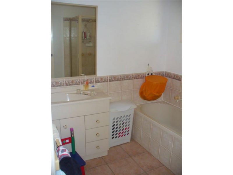 5 King Edward Court, Urangan QLD 4655