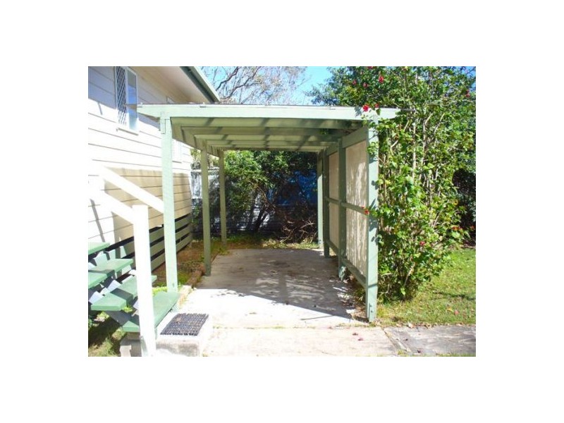 .4 Bunker Ave, Urraween QLD 4655