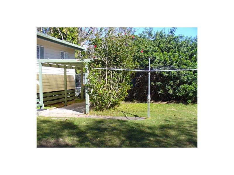 .4 Bunker Ave, Urraween QLD 4655