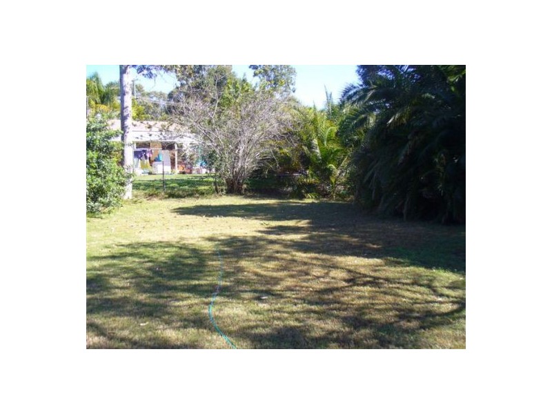 .4 Bunker Ave, Urraween QLD 4655