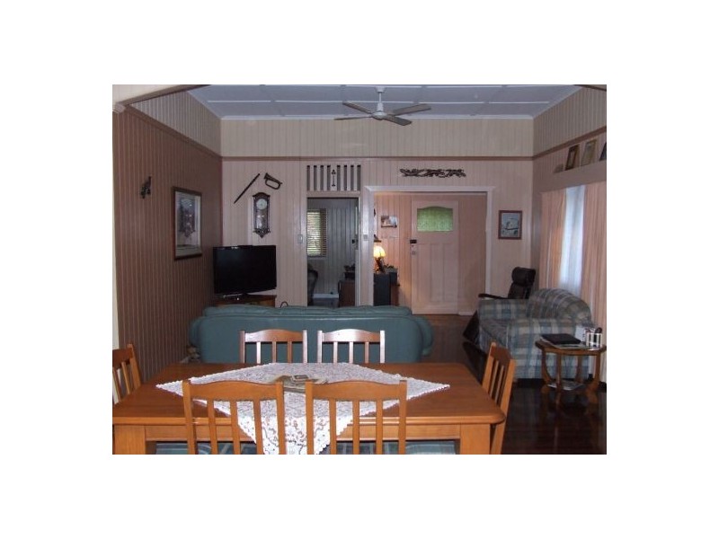 32.  Manski St, Tinana QLD 4650