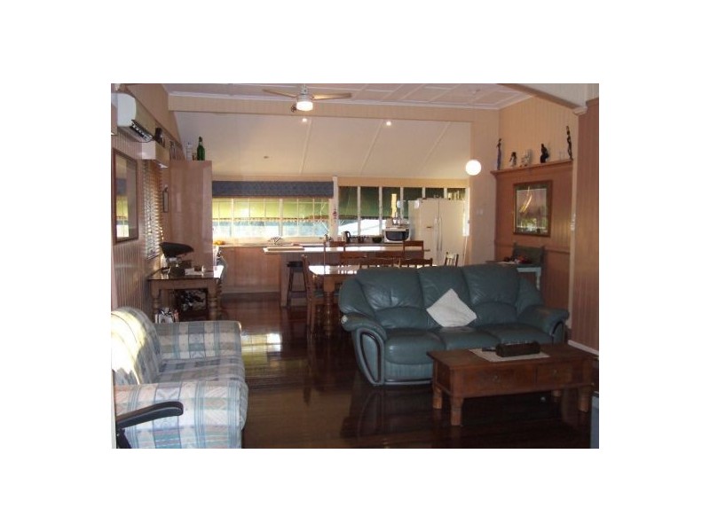 32.  Manski St, Tinana QLD 4650