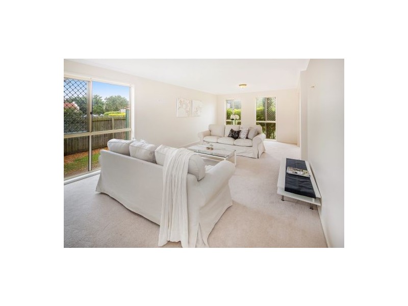 9 Cambridge Pl, Wishart QLD 4122