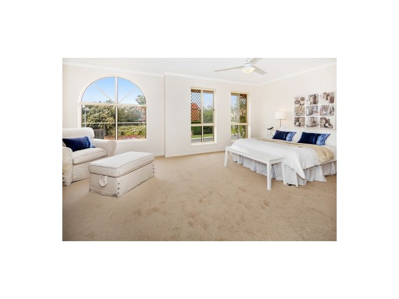 9 Cambridge Pl, Wishart QLD 4122