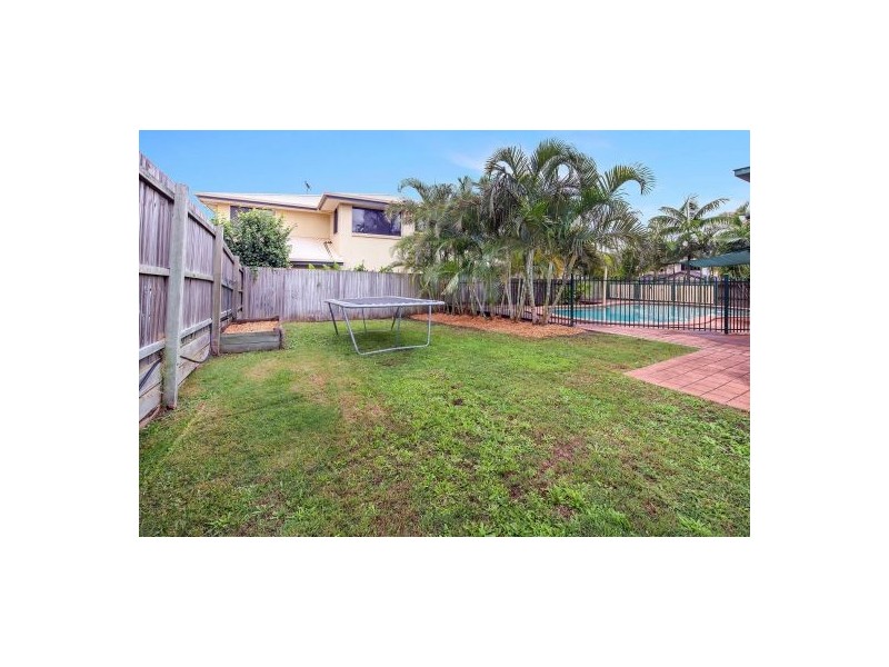 9 Cambridge Pl, Wishart QLD 4122