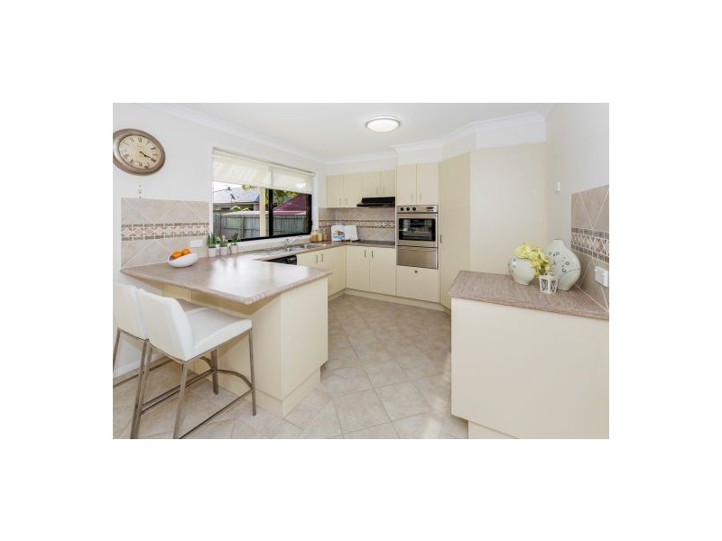 15 Norfolk Place, Wishart QLD 4122