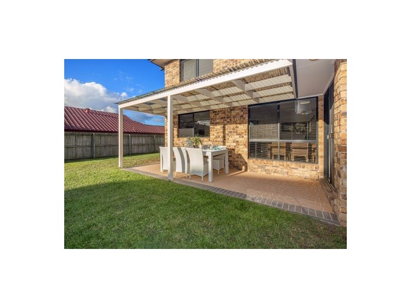 15 Norfolk Place, Wishart QLD 4122