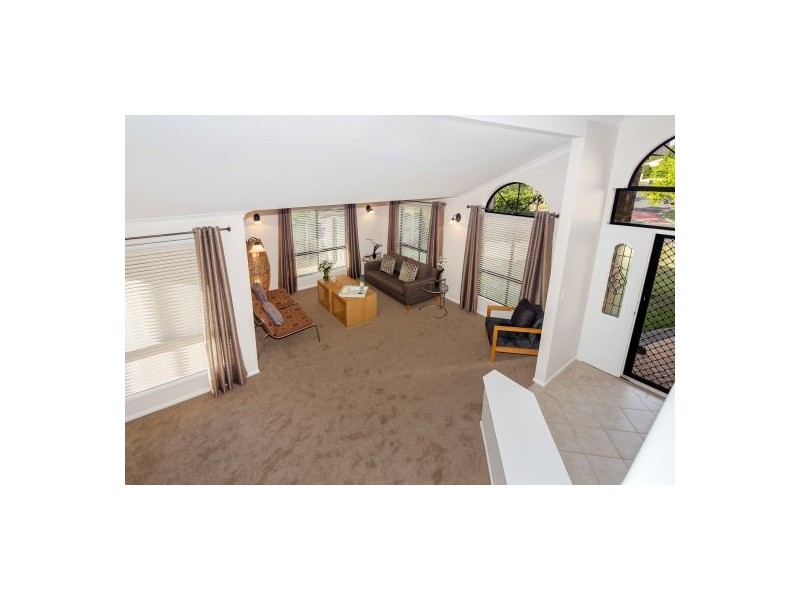 15 Norfolk Place, Wishart QLD 4122