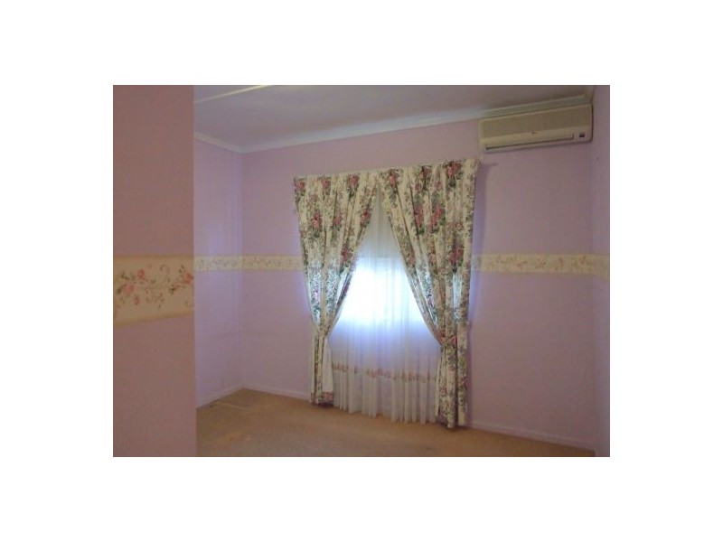 16 London Street, Eight Mile Plains QLD 4113