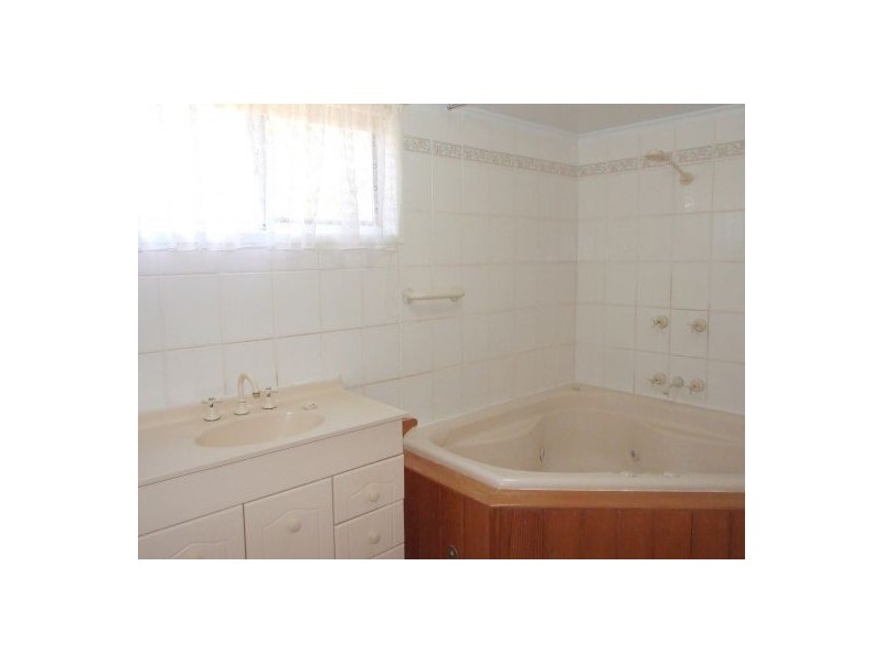 16 London Street, Eight Mile Plains QLD 4113