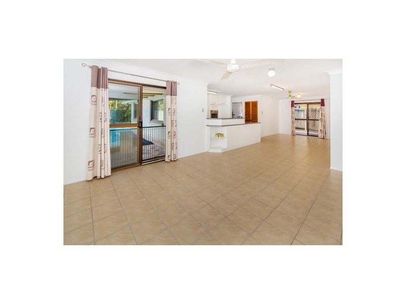 11 Redpath St, Wishart QLD 4122