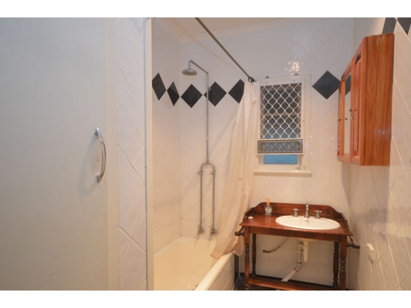 89 Creek Road, Mount Gravatt East QLD 4122